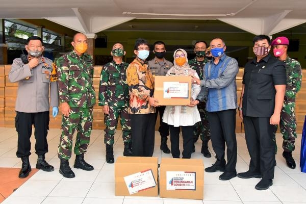 Pemprov Sumut Serahkan Bantuan Sembako JPS ke Kota Medan